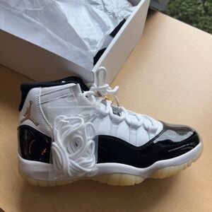 Jordan 11 Retro DMP Gratitude (2023),BLACK/WHITE/METALLIC GOLD,CT8012-170